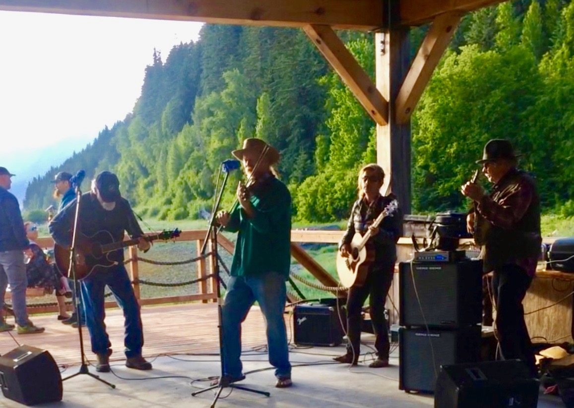  Fishpickers in Haines, Alaska 
